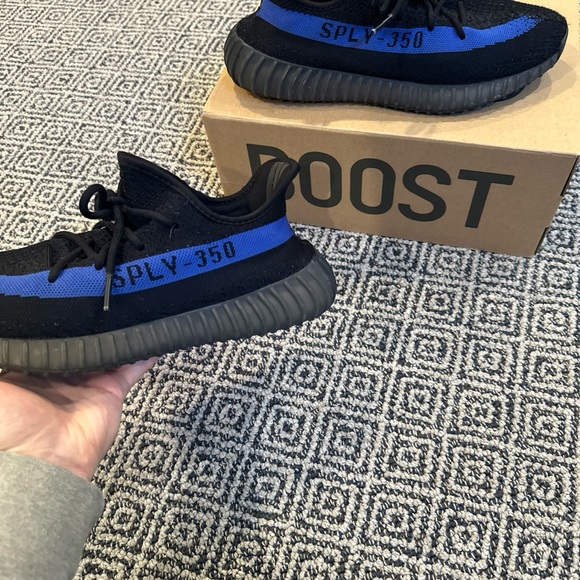 Size 10.5 - adidas Yeezy Boost 350 V2 Low Dazzling Blue